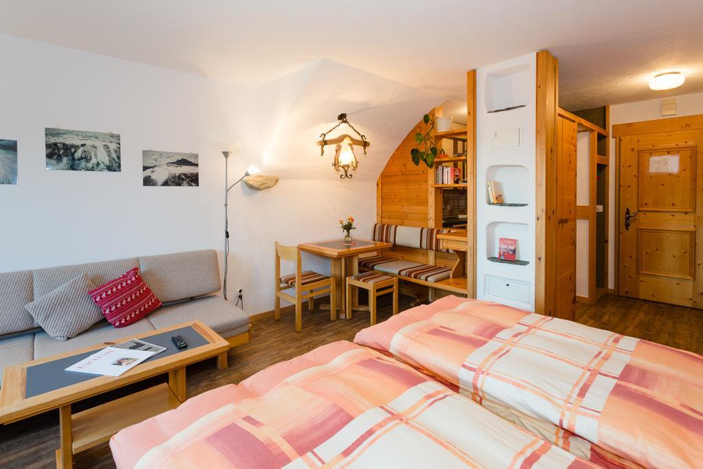 Hotel B&B Susom Surlej ซิลวาปลานา ภายนอก รูปภาพ